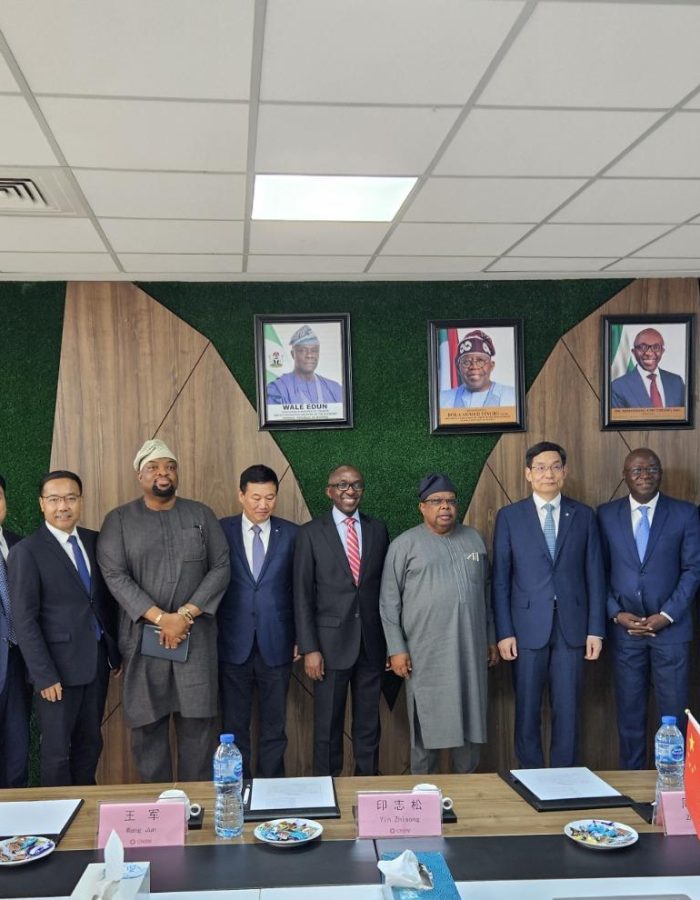 DG with a group of Chinese Investors and the Management of Ministry of Finance Incorporated (MOFI)